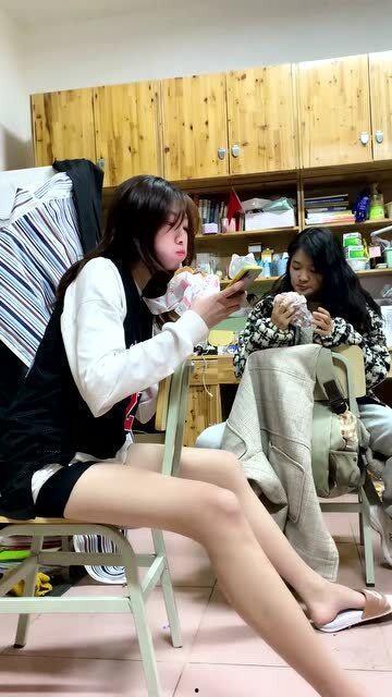 当代女生现状娱乐吃瓜酱,娱乐吃瓜酱下的生活百态